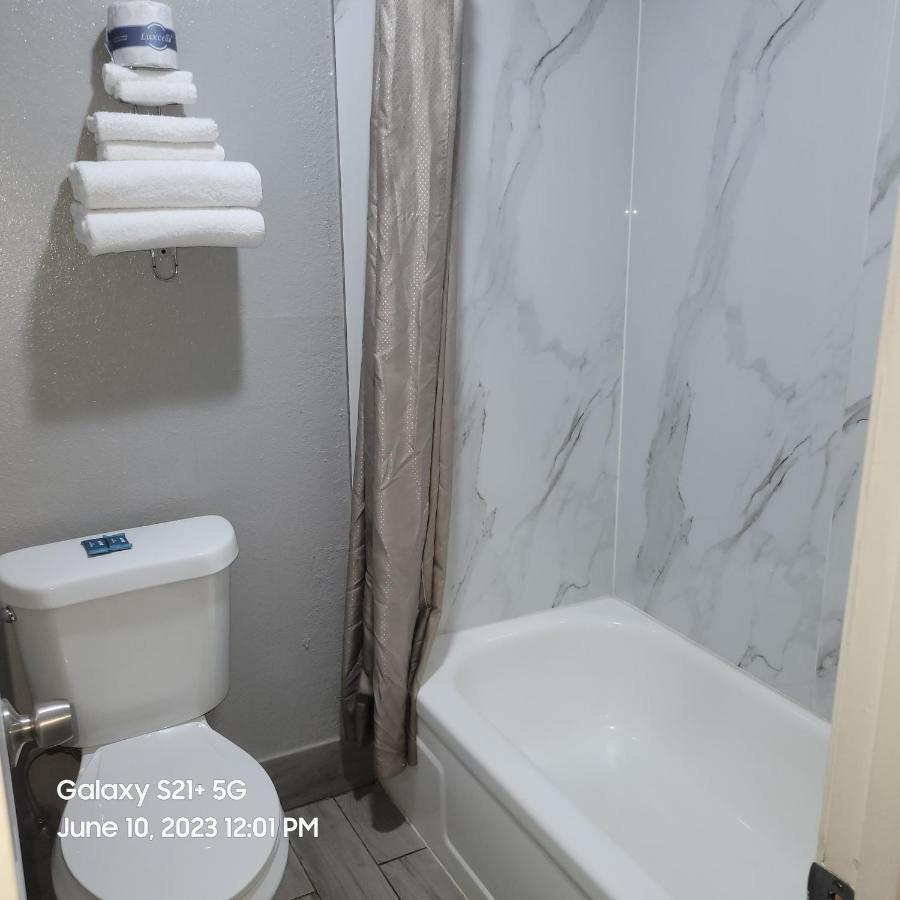 Coachman'S Inn & Suites Waldron ภายนอก รูปภาพ